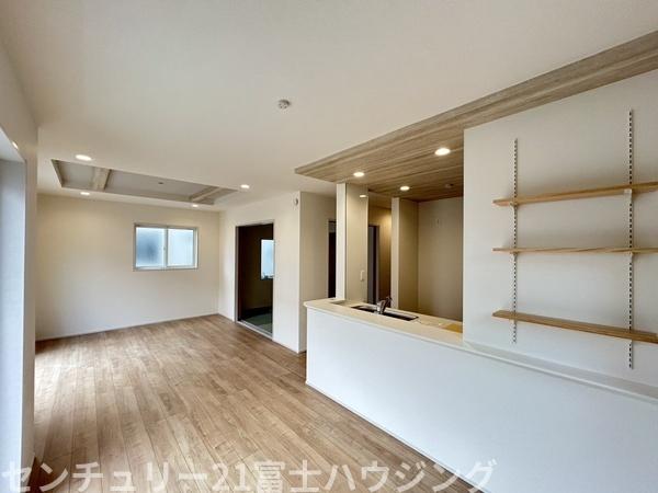 _ސ쌧s4ڂ̐VzˌẴrO