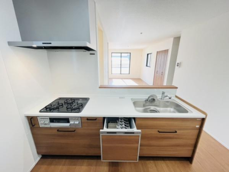 �_�ސ쌧������s�l�{��̐V�z��ˌ��ẴL�b�`��