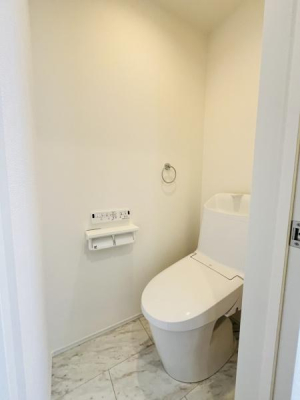 �_�ސ쌧������s�l�{��̐V�z��ˌ��Ẵg�C��