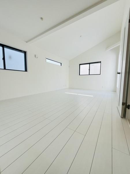 �_�ސ쌧������s�l�{��̐V�z��ˌ��Ẵ��r���O