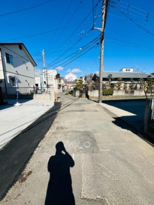 �_�ސ쌧������s�����u2���ڂ̐V�z��ˌ��Ă̑O�ʓ��H�܂ތ��n�ʐ^