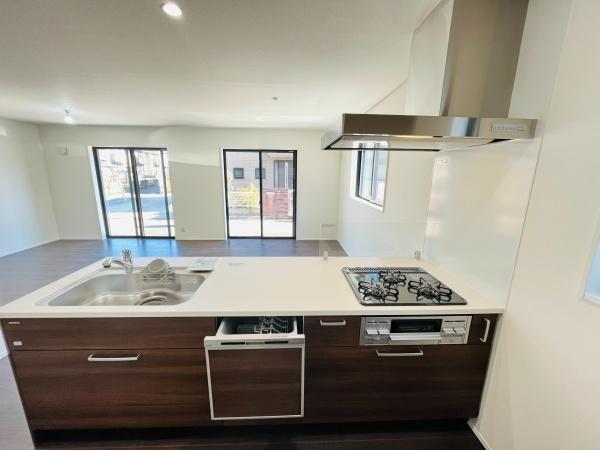 �_�ސ쌧������s�����u2���ڂ̐V�z��ˌ��ẴL�b�`��