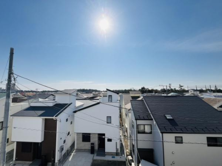 �_�ސ쌧������s�l�{��̐V�z��ˌ��Ă̏Z�˂���̒��]�ʐ^