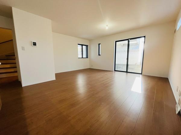 �_�ސ쌧������s�����u2���ڂ̐V�z��ˌ��Ẵ��r���O