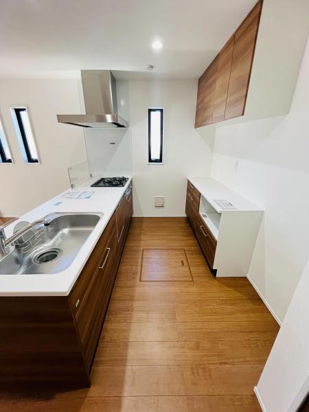 �_�ސ쌧������s�����u2���ڂ̐V�z��ˌ��ẴL�b�`��