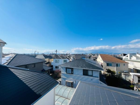 �_�ސ쌧������s�����u2���ڂ̐V�z��ˌ��Ă̏Z�˂���̒��]�ʐ^