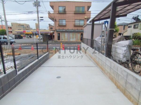 _ސ쌧s̐VzˌĂ̑OʓH܂ތnʐ^