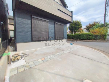 �_�ސ쌧������s���c3���ڂ̐V�z��ˌ��Ă̒��ԏ�