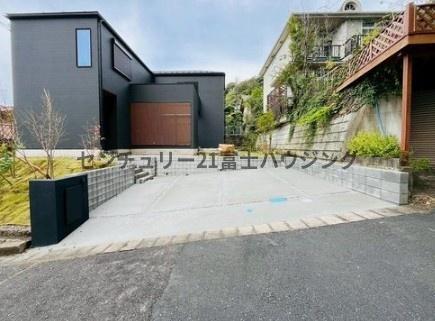 _ސ쌧qs򖾎4ڂ̐VzˌĂ̒ԏ