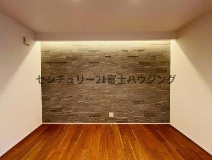 _ސ쌧qs򖾎4ڂ̐VzˌẴrO