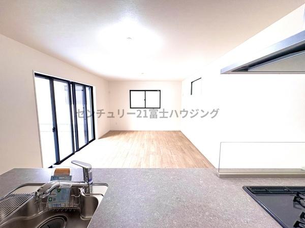 �_�ސ쌧������s���c1���ڂ̐V�z��ˌ��Ẵ��r���O