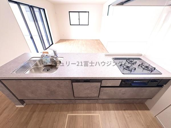 �_�ސ쌧������s���c1���ڂ̐V�z��ˌ��ẴL�b�`��