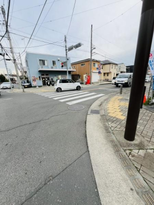 �_�ސ쌧������s�݂���2���ڂ̐V�z��ˌ��Ă̑O�ʓ��H�܂ތ��n�ʐ^