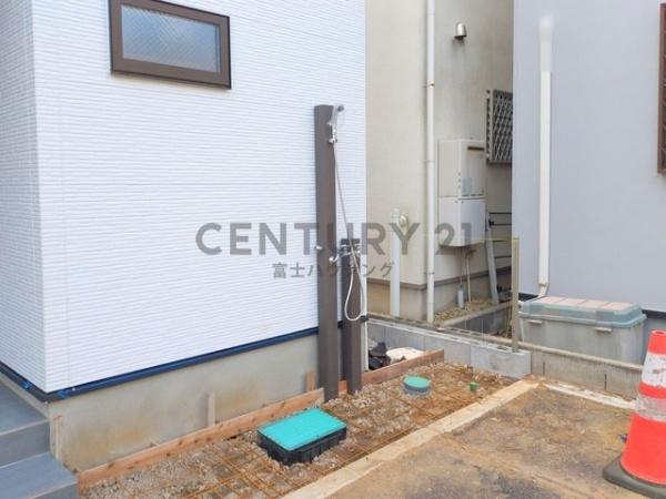 �_�ސ쌧������s�l�{��̐V�z��ˌ��Ă̂��̑����n