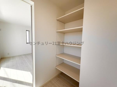 �_�ސ쌧������s����2���ڂ̐V�z��ˌ��Ă̎��[