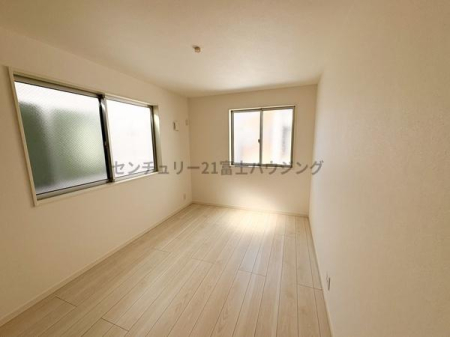 �_�ސ쌧������s����2���ڂ̐V�z��ˌ��Ẵ��r���O�ȊO�̋���