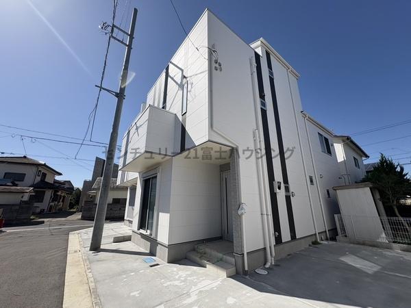 �_�ސ쌧������s����2���ڂ̐V�z��ˌ��Ă̌��n�O�ώʐ^