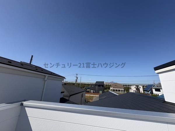 �_�ސ쌧������s����2���ڂ̐V�z��ˌ��Ă̏Z�˂���̒��]�ʐ^