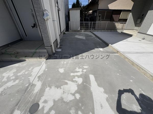 �_�ސ쌧������s����2���ڂ̐V�z��ˌ��Ă̒��ԏ�