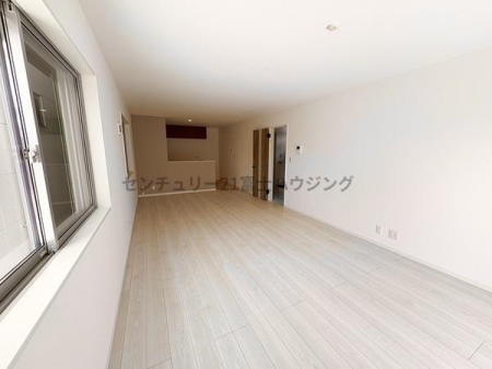 �_�ސ쌧������s����2���ڂ̐V�z��ˌ��Ẵ��r���O