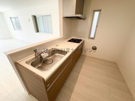 �_�ސ쌧������s����2���ڂ̐V�z��ˌ��ẴL�b�`��