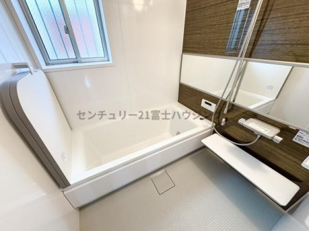 �_�ސ쌧������s����2���ڂ̐V�z��ˌ��Ă̗���