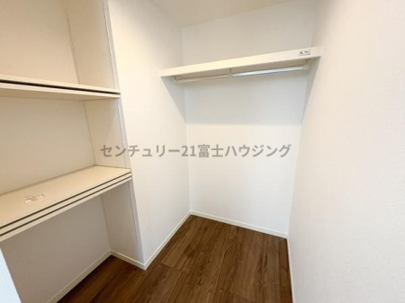 �_�ސ쌧������s����2���ڂ̐V�z��ˌ��Ă̎��[