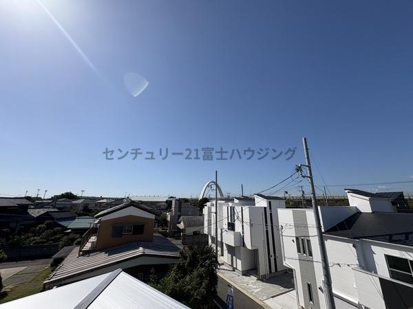 �_�ސ쌧������s����2���ڂ̐V�z��ˌ��Ă̏Z�˂���̒��]�ʐ^