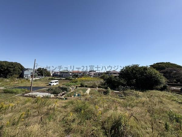 �_�ސ쌧������s����2���ڂ̐V�z��ˌ��Ă̏Z�˂���̒��]�ʐ^