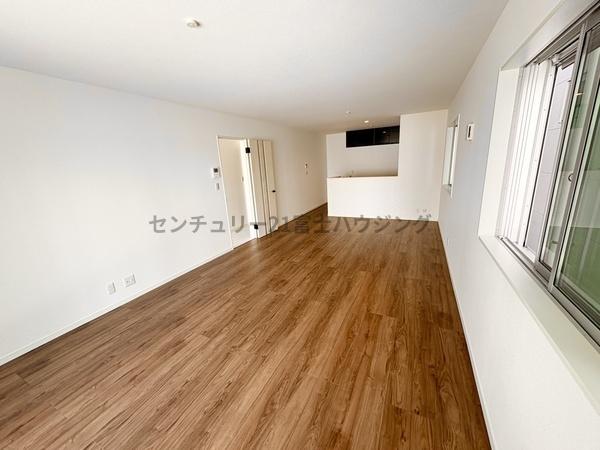 �_�ސ쌧������s����2���ڂ̐V�z��ˌ��Ẵ��r���O