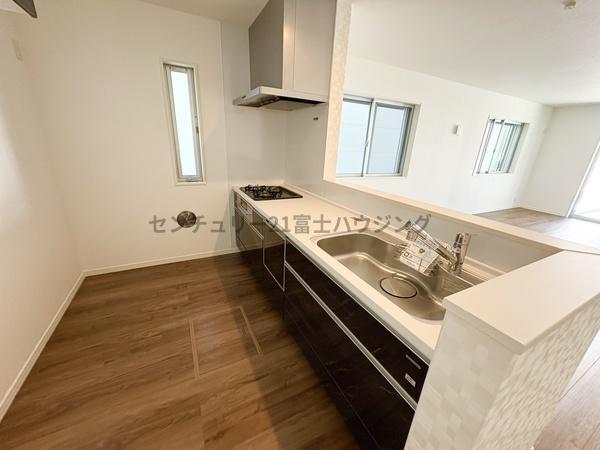 �_�ސ쌧������s����2���ڂ̐V�z��ˌ��ẴL�b�`��