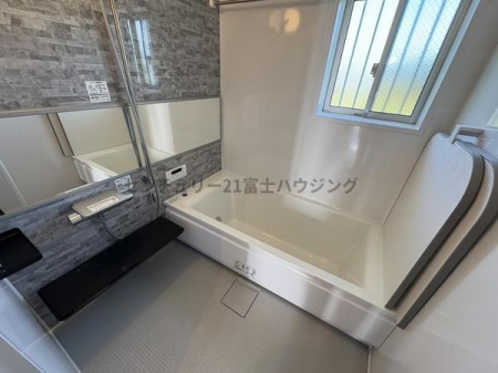 �_�ސ쌧������s����2���ڂ̐V�z��ˌ��Ă̗���