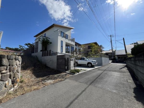 �_�ސ쌧������s���C��3���ڂ̓y�n�̑O�ʓ��H�܂ތ��n�ʐ^