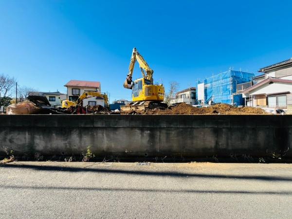 �_�ސ쌧����s�ΐ�6���ڂ̐V�z��ˌ��Ă̑O�ʓ��H�܂ތ��n�ʐ^