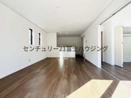 �_�ސ쌧����s���̐V�z��ˌ��Ẵ��r���O