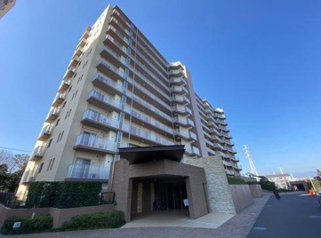 神奈川県藤沢市大庭 5526-20の中古マンションの現地外観写真