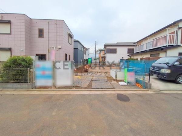 �_�ސ쌧����s���̐V�z��ˌ��Ă̑O�ʓ��H�܂ތ��n�ʐ^