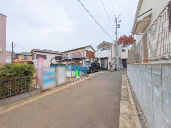 �_�ސ쌧����s���̐V�z��ˌ��Ă̑O�ʓ��H�܂ތ��n�ʐ^