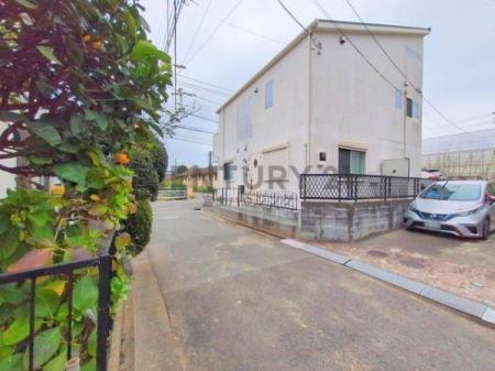 �_�ސ쌧����s���̐V�z��ˌ��Ă̑O�ʓ��H�܂ތ��n�ʐ^