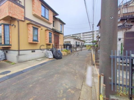 �_�ސ쌧����s���̐V�z��ˌ��Ă̑O�ʓ��H�܂ތ��n�ʐ^