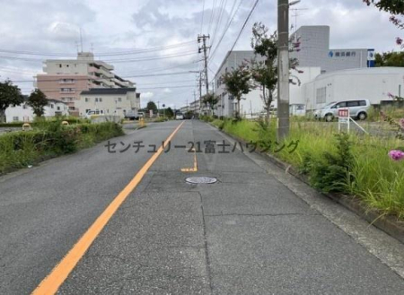 _ސ쌧s̓yn̑OʓH܂ތnʐ^