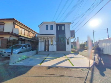 �_�ސ쌧����s����̐V�z��ˌ��Ă̑O�ʓ��H�܂ތ��n�ʐ^