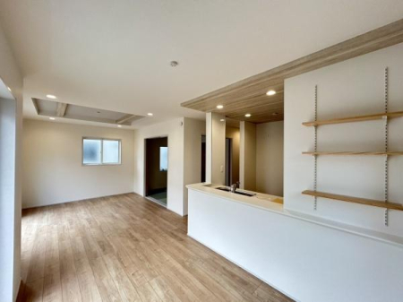 _ސ쌧s4ڂ̐VzˌẴrO