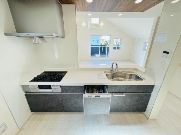 �_�ސ쌧������s�����u2���ڂ̐V�z��ˌ��ẴL�b�`��