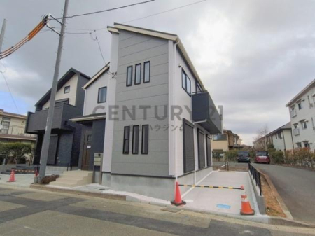 �_�ސ쌧������s�����u2���ڂ̐V�z��ˌ��Ă̑O�ʓ��H�܂ތ��n�ʐ^