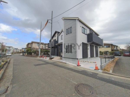 �_�ސ쌧������s�����u2���ڂ̐V�z��ˌ��Ă̑O�ʓ��H�܂ތ��n�ʐ^