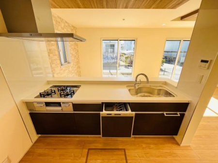 �_�ސ쌧������s�����u2���ڂ̐V�z��ˌ��ẴL�b�`��