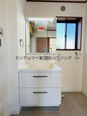 �_�ސ쌧����s����4���ڂ̒��È�ˌ��Ă̐��ʑ�E���ʏ�