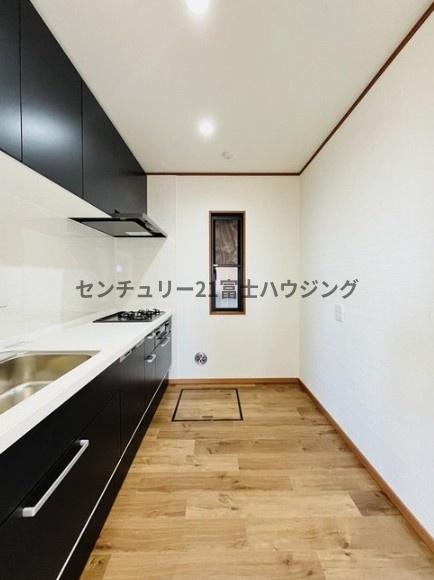 �_�ސ쌧����s����4���ڂ̒��È�ˌ��ẴL�b�`��