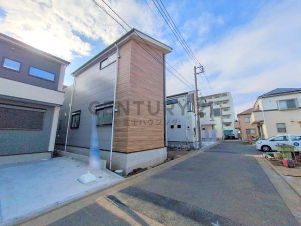 �_�ސ쌧������s��̐V�z��ˌ��Ă̑O�ʓ��H�܂ތ��n�ʐ^